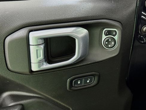 Used 2022 Jeep Wrangler Unlimited Sport image 21