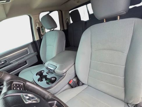 Used 2014 RAM 1500 Classic SLT RWD image 9