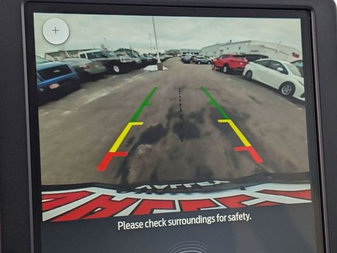 Used 2023 Ford Edge Titanium image 3