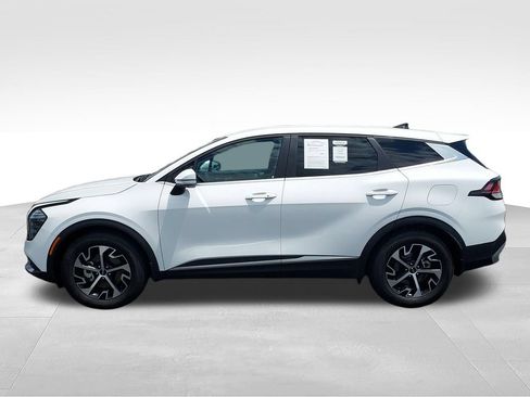 Used 2024 Kia Sportage EX FWD image 2