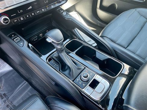 Used 2024 Kia Telluride SX Prestige image 17