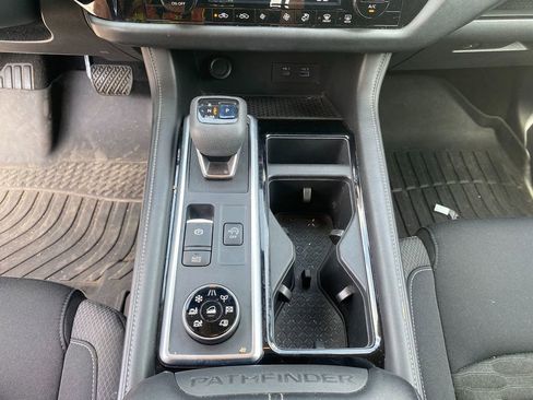 Used 2022 Nissan Pathfinder S image 22