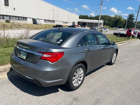 Used 2013 Chrysler 200 Touring FWD image 3