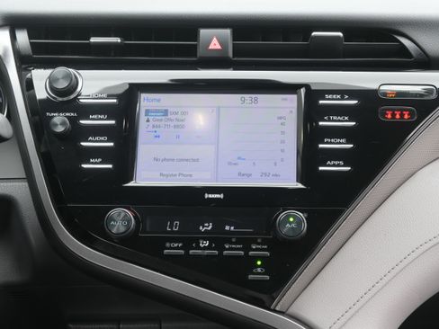 Used 2020 Toyota Camry SE image 32