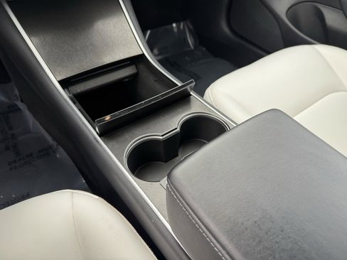 Used 2019 Tesla Model 3 Performance image 34