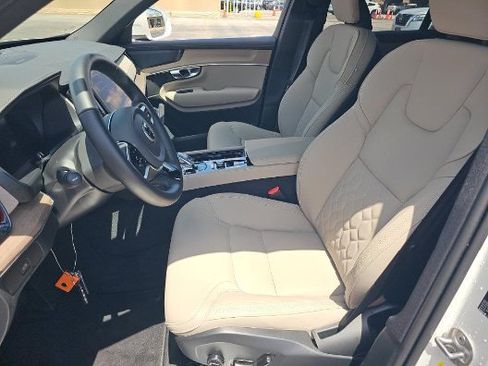 Certified 2026 Volvo XC90 B6 Plus AWD/4WD image 5