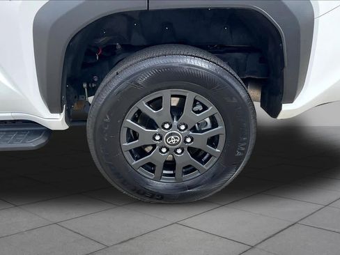 Used 2025 Toyota 4Runner SR5 AWD/4WD image 11