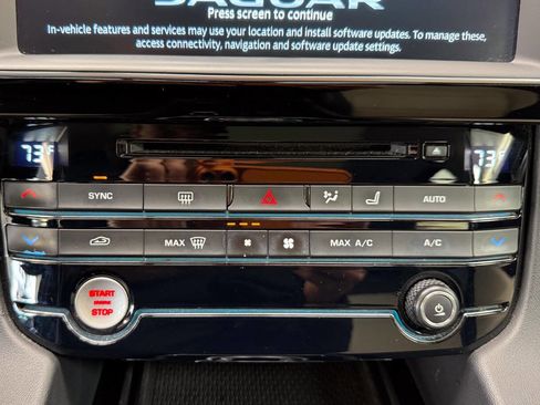 Used 2017 Jaguar F-PACE R-Sport image 54