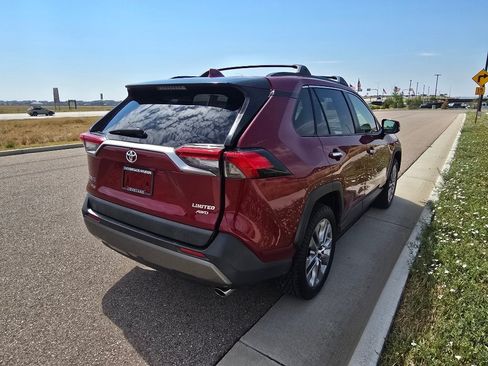 Used 2019 Toyota RAV4 Limited w/ Cold Weather Package AWD/4WD image 5