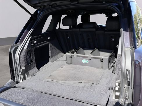 Certified 2025 Land Rover Range Rover SE image 15