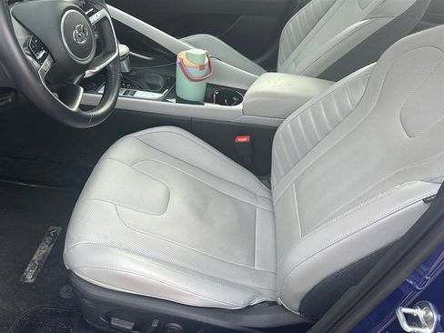 Used 2023 Hyundai Elantra Limited image 21