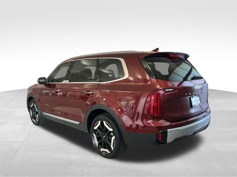 Used 2023 Kia Telluride S w/ S Sunroof Package image 5
