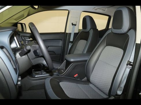 Used 2022 Chevrolet Colorado Z71 AWD/4WD image 23
