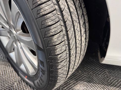 Used 2010 Hyundai Azera Limited w/ Navigation Pkg 3 image 47