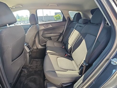 Used 2025 Kia Sportage LX FWD image 15