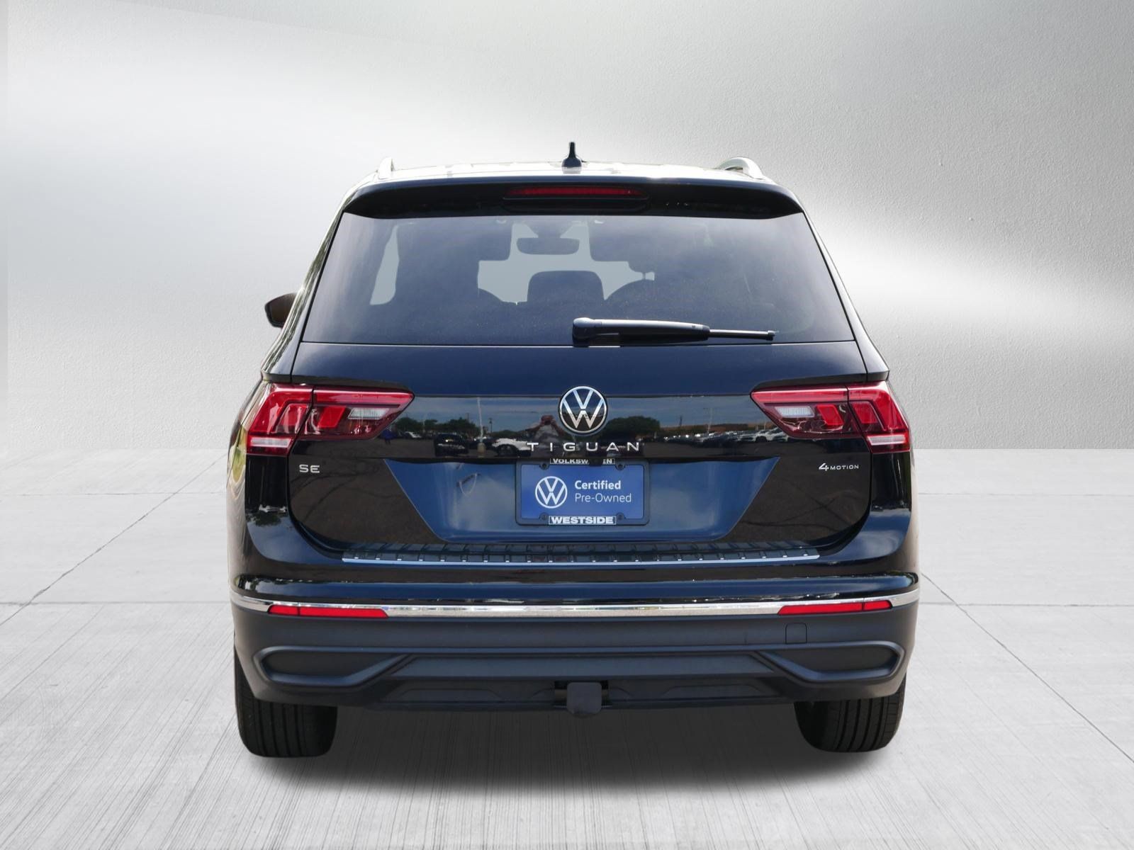 Used 2022 Volkswagen Tiguan SE w/ Panoramic Sunroof Package AWD/4WD image 6
