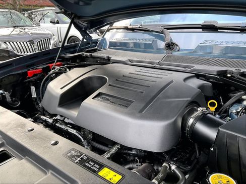 Used 2022 Land Rover Defender 110 X-Dynamic SE image 33