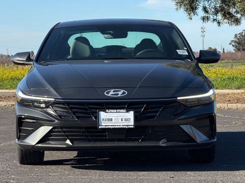 New 2026 Hyundai Elantra Limited image 6