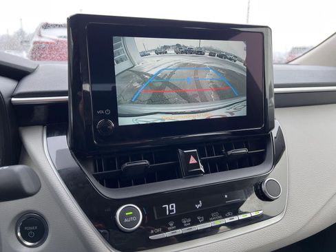 Used 2025 Toyota Corolla LE w/ LE Premium Package image 10