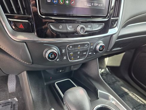 Used 2023 Chevrolet Traverse LT FWD image 24