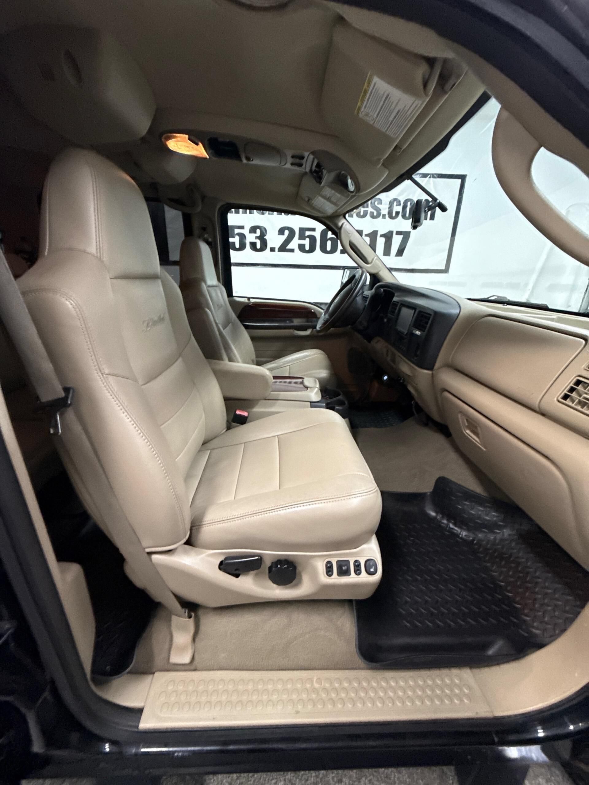 Used 2005 Ford Excursion Limited AWD/4WD image 2