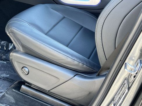 Certified 2025 Mercedes-Benz GLS 450 4MATIC image 12