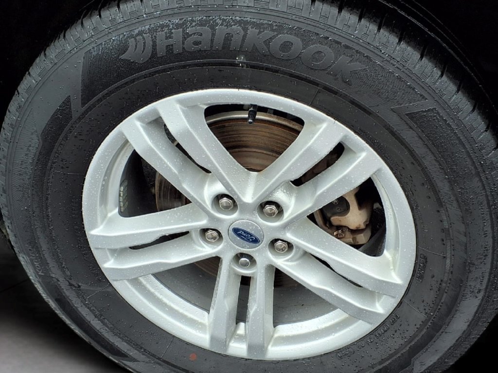 Used 2023 Ford Explorer XLT w/ Equipment Group 202A AWD/4WD image 8