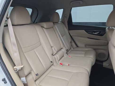 Used 2018 Nissan Rogue SL FWD image 41
