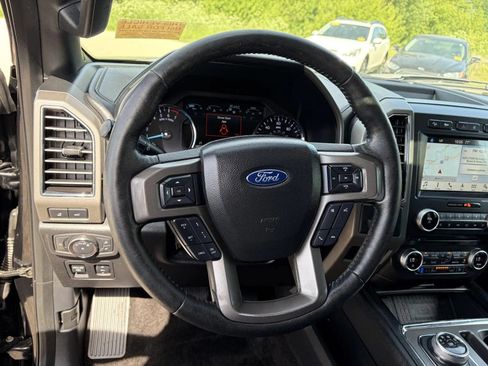 Used 2018 Ford Expedition Max XLT w/ Equipment Group 202A AWD/4WD image 12