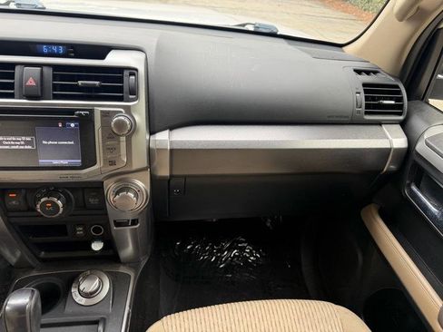 Used 2017 Toyota 4Runner SR5 AWD/4WD image 35