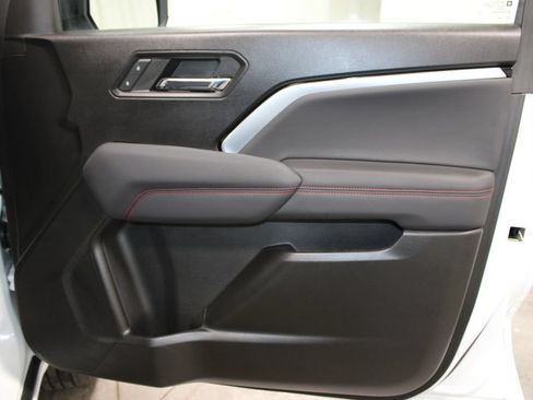 Used 2024 Chevrolet Colorado Z71 w/ Z71 Convenience Package 2 AWD/4WD image 35