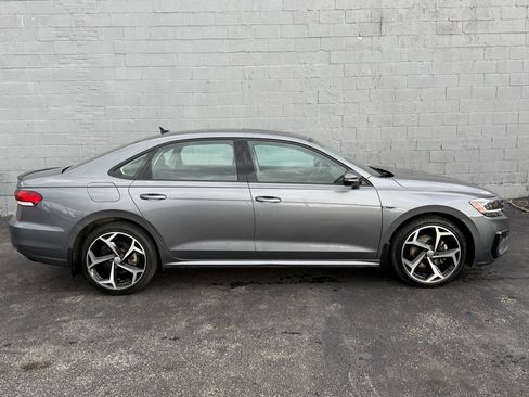 Used 2020 Volkswagen Passat 2.0T R-Line image 9