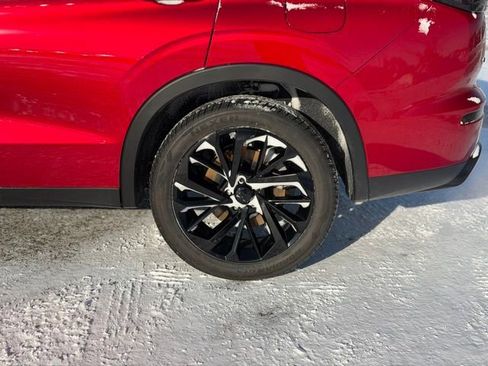 Used 2025 Mitsubishi Outlander SEL image 11