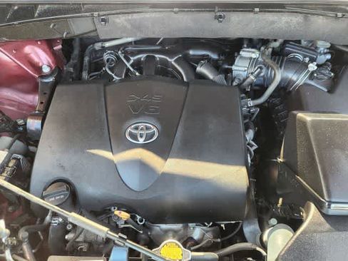 Used 2017 Toyota Highlander Limited Platinum image 9