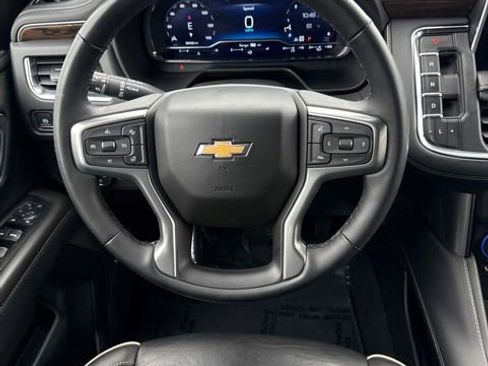 Used 2024 Chevrolet Suburban Premier AWD/4WD image 12