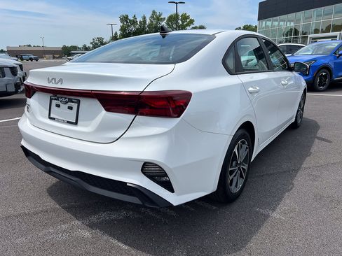 Used 2023 Kia Forte LXS FWD image 5