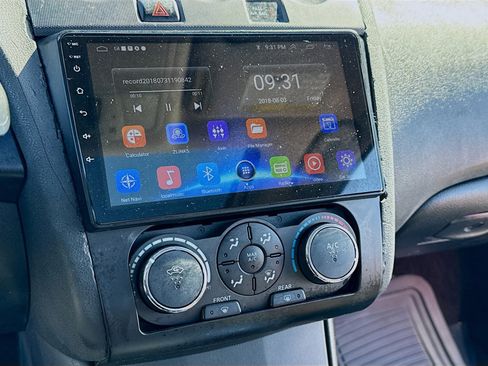 Used 2009 Nissan Altima 2.5 S w/ Convenience Plus Pkg image 9