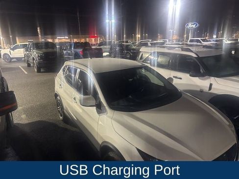 Used 2020 Nissan Rogue Sport S image 4