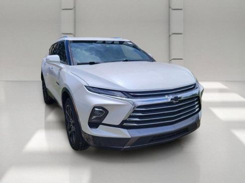 Used 2023 Chevrolet Blazer Premier w/ Driver Confidence II Package FWD image 3