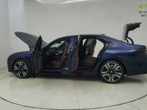 Used 2023 BMW 760i xDrive AWD/4WD image 74