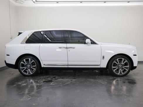 Used 2023 Rolls-Royce Cullinan image 4