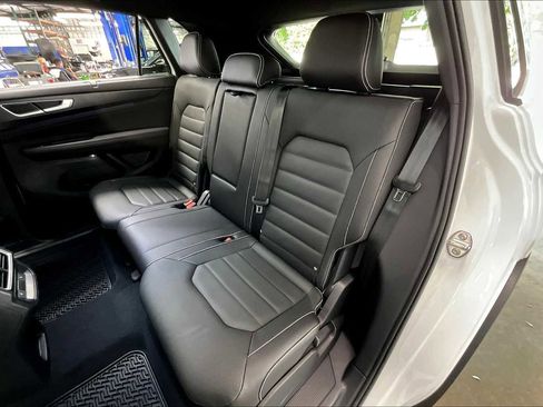 New 2026 Volkswagen Atlas Cross Sport SEL image 12