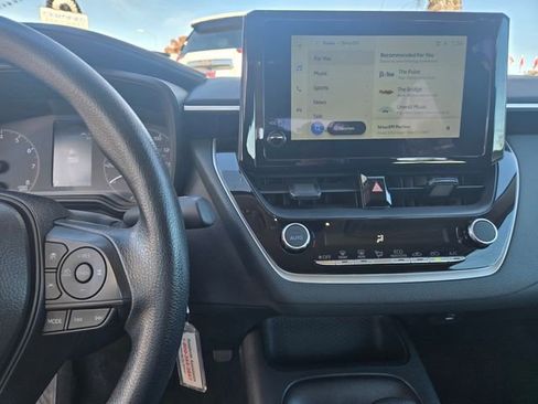 Used 2025 Toyota Corolla LE image 13