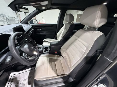 Used 2023 Honda CR-V Sport Touring image 8