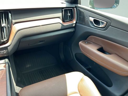 Certified 2024 Volvo XC60 T8 Plus w/ Climate Package AWD/4WD image 16