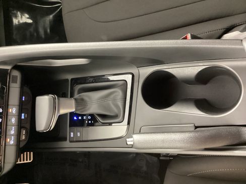 Certified 2025 Hyundai Elantra Sport image 20