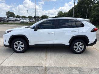 Used 2020 Toyota RAV4 LE FWD video 1