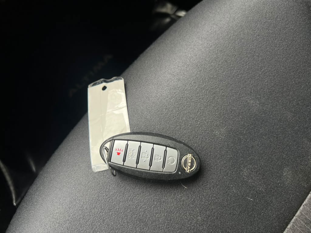 Used 2023 Nissan Altima 2.5 SV FWD image 24