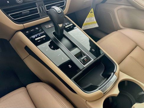 Certified 2026 Porsche Macan S AWD/4WD image 20