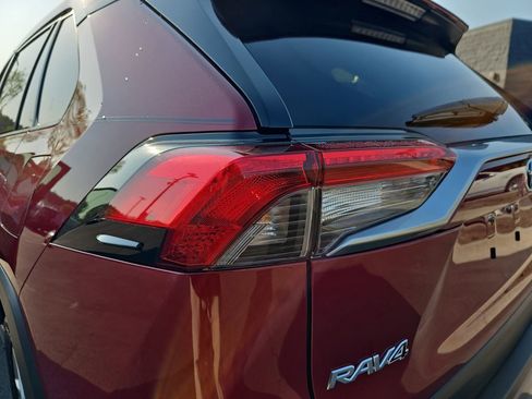 Used 2019 Toyota RAV4 Limited w/ Cold Weather Package FWD image 38